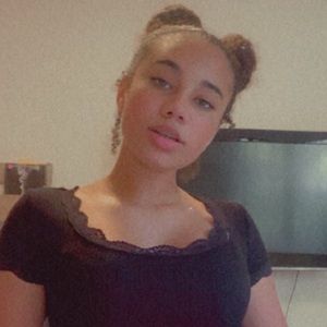 Meet your Posher, Areya